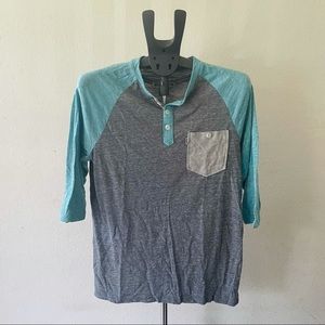 Levi’s Raglan Sleeve T-Shirt